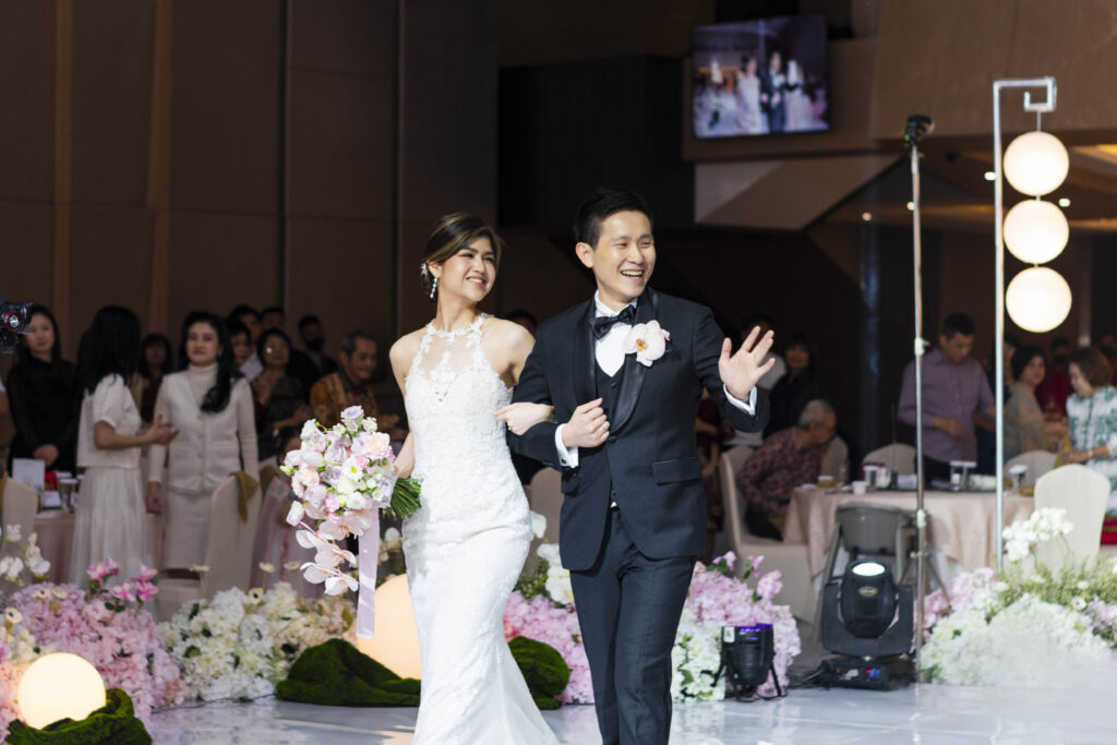 Brian and Steffanie aisle walk